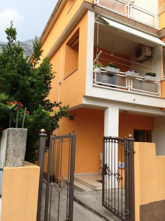 Apartment House Aria Baška Voda エクステリア 写真