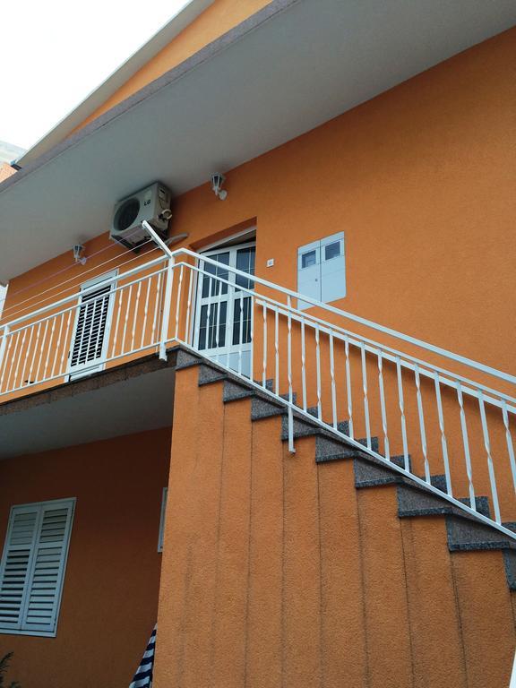Apartment House Aria Baška Voda エクステリア 写真